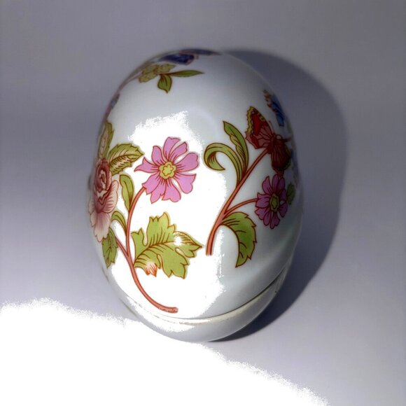 Vintage MANN Korea Country Butterfly Porcelain Egg Trinket Box Floral Design - Picture 4 of 10